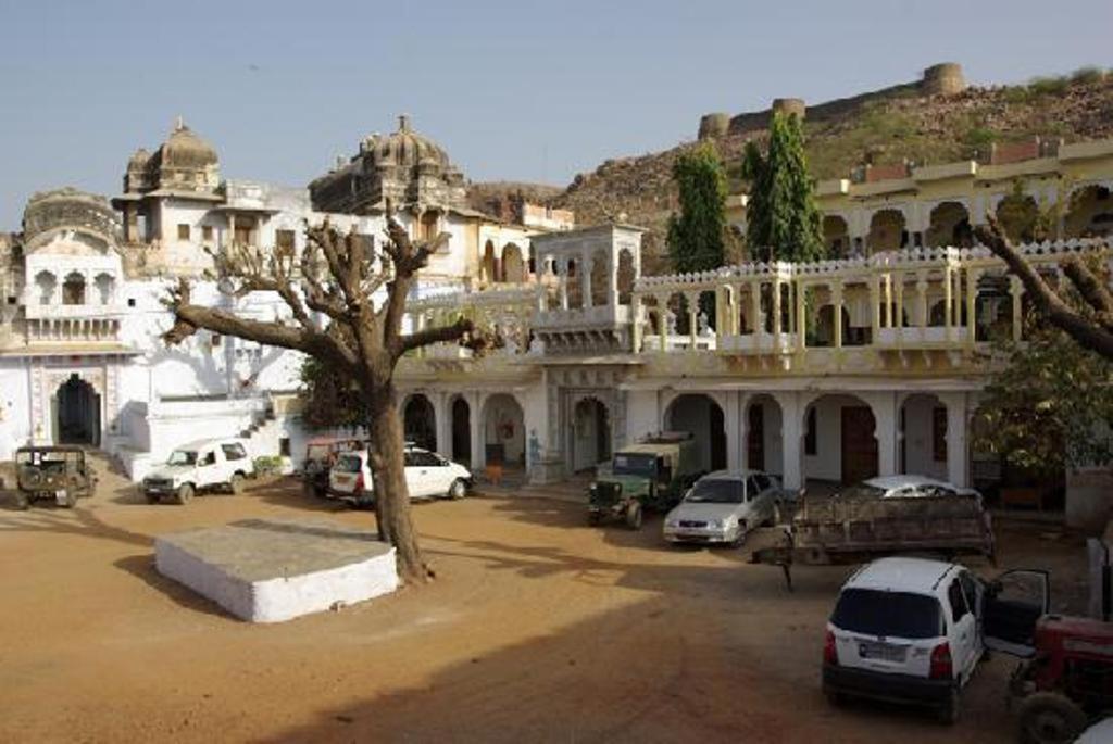 Bassi Fort Palace Chittorgarh Ngoại thất bức ảnh